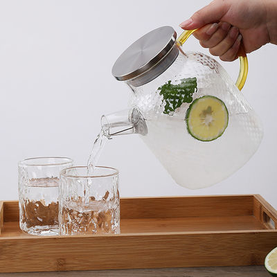 Handmade Juice Carafe With Lid , Borosilicate Glass Short Water Pitcher supplier