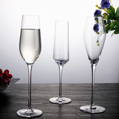 Luxury Crystal Wine Glasses Long Stemmed Lead Free Champagne Flute Glasses supplier
